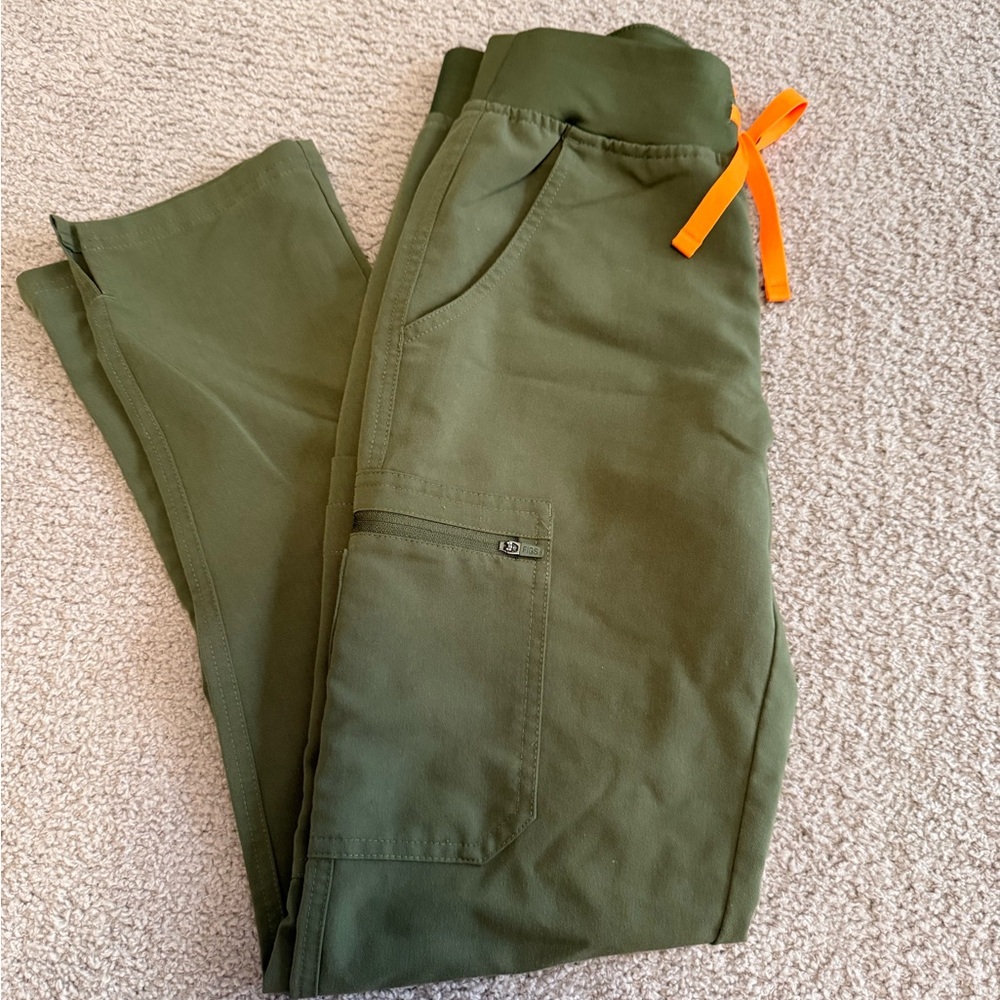 FIGS Yola Skinny XXS in Moss